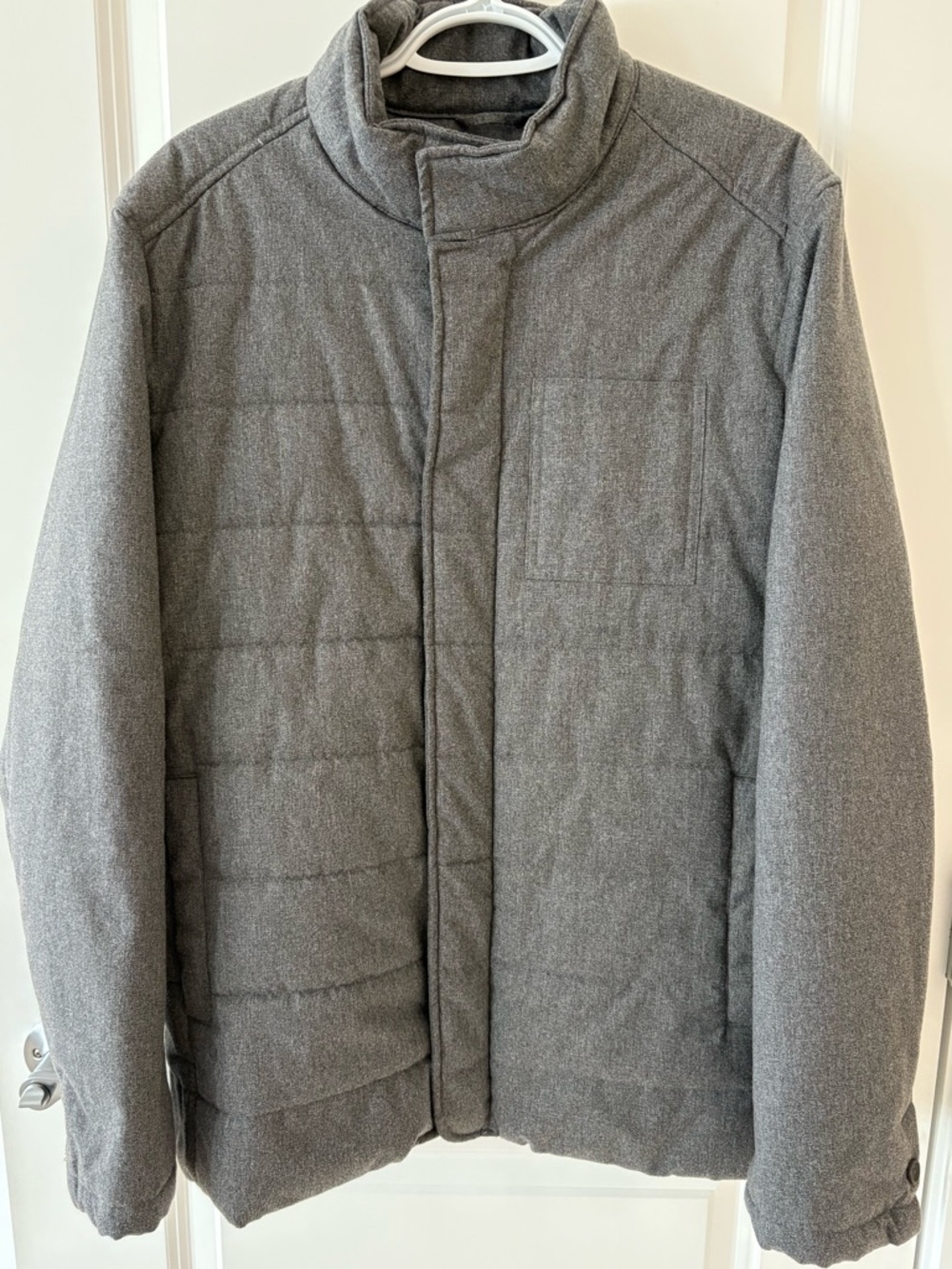 Banana Republic Men's Gray Quilted Puffer Jacket